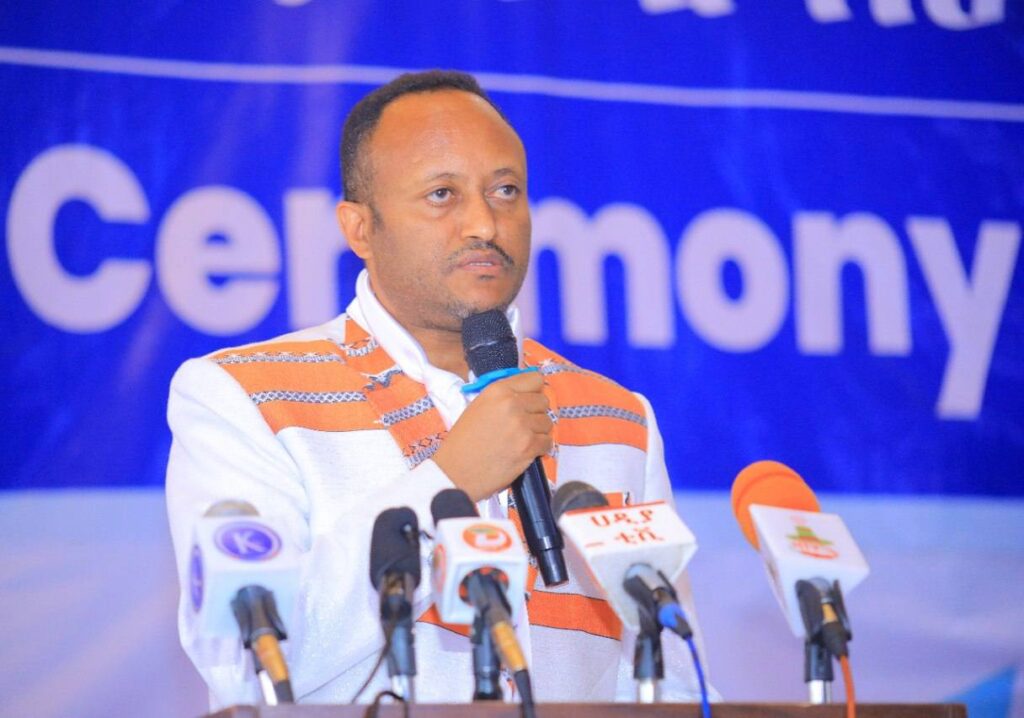 የማዕከላዊ ኢትዮጵያ ክልል ጤና ቢሮ የሕብረተሰብ ጤና ኢንስቲቲዩት ላብራቶሪ የምርመራ አገልግሎት ስራ በዛሬው ዕለት በይፋ ተጀምሯል፡፡ 1