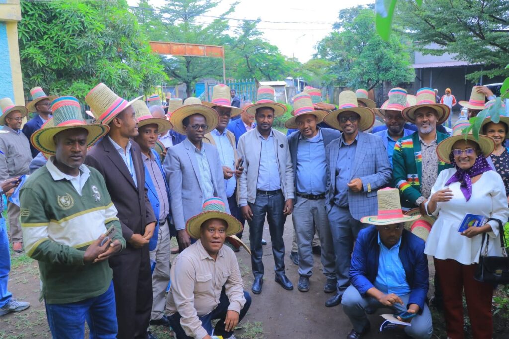በክልሉ በማህበረሰብ አቀፍ ጤና መድህን አገልግሎት በተሰሩ ሞዴል ስራዎች ላይ የፌደራል እና የተለያየ ክልል ልዑካን በተገኙበት የልምድ ልውውጥ ተካሄደ ፡፡ 1